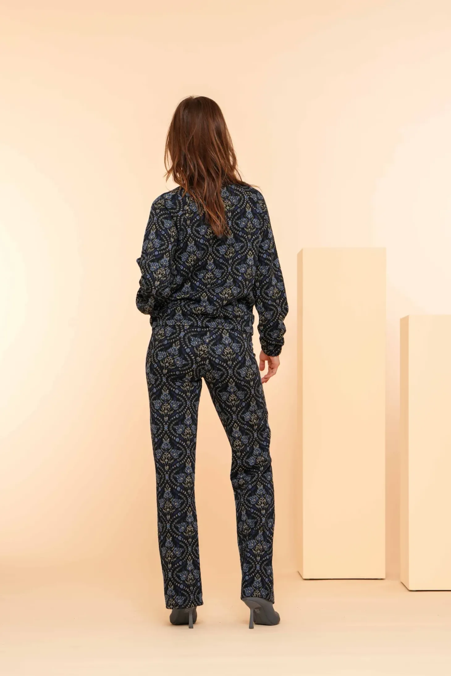 Broeken*Geisha Fashion Geisha Dames Flare Broek Met Print 41674-20 zwart