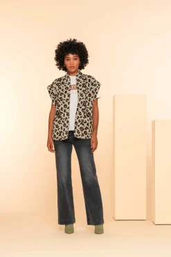 Jasjes & Blazers*Geisha Fashion Geisha Dames Oversized Gilet Met Panterprint 45618-20 sand